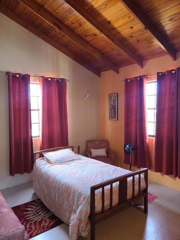 Вілла Donamae 2 Story Barbados House Бриджтаун Екстер'єр фото