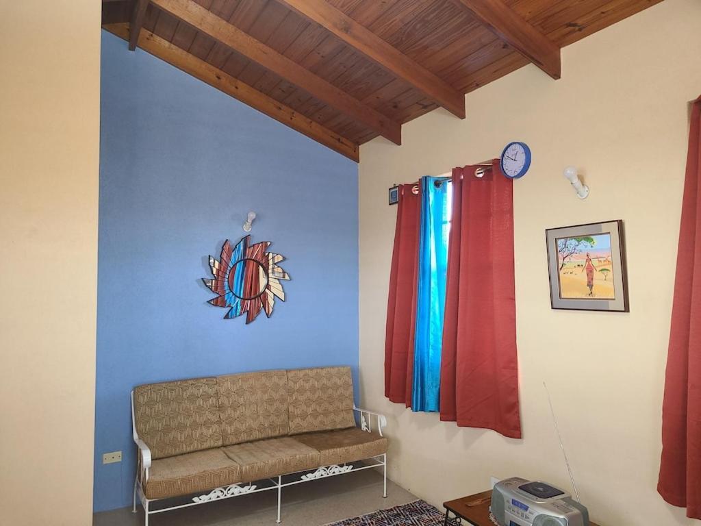 Вілла Donamae 2 Story Barbados House Бриджтаун Екстер'єр фото
