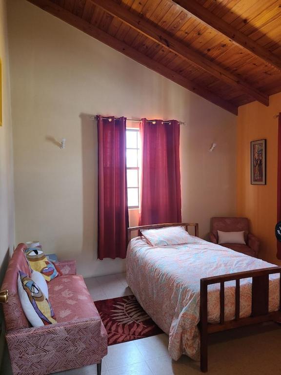 Вілла Donamae 2 Story Barbados House Бриджтаун Екстер'єр фото