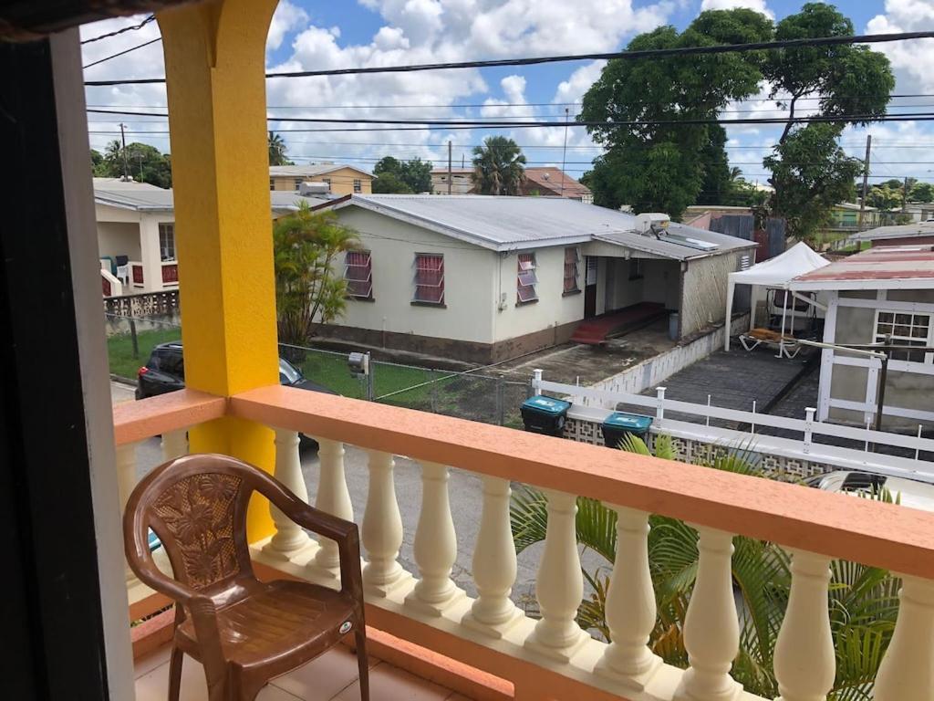 Вілла Donamae 2 Story Barbados House Бриджтаун Екстер'єр фото